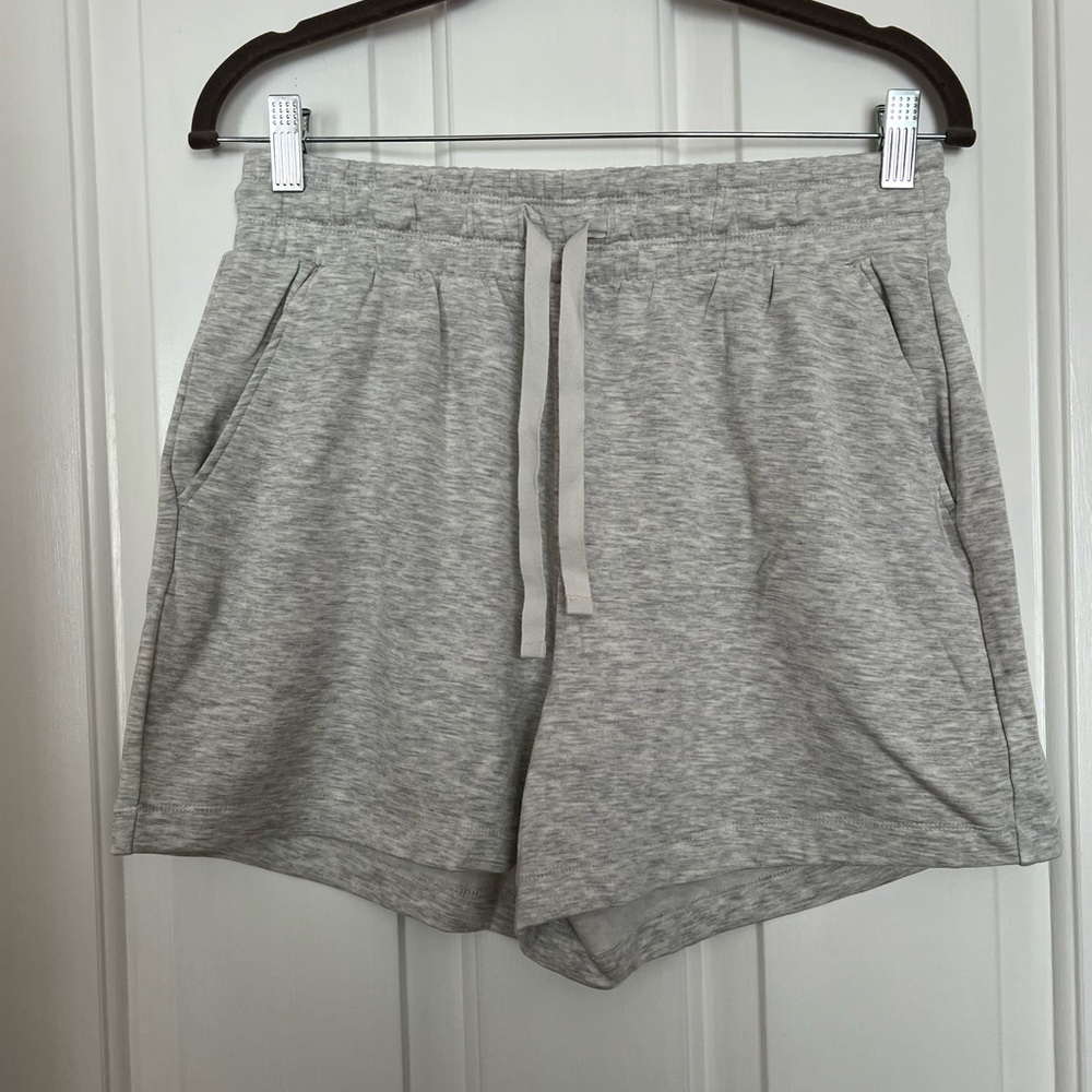 Lou & Grey Heathered Gray Lounge Shorts